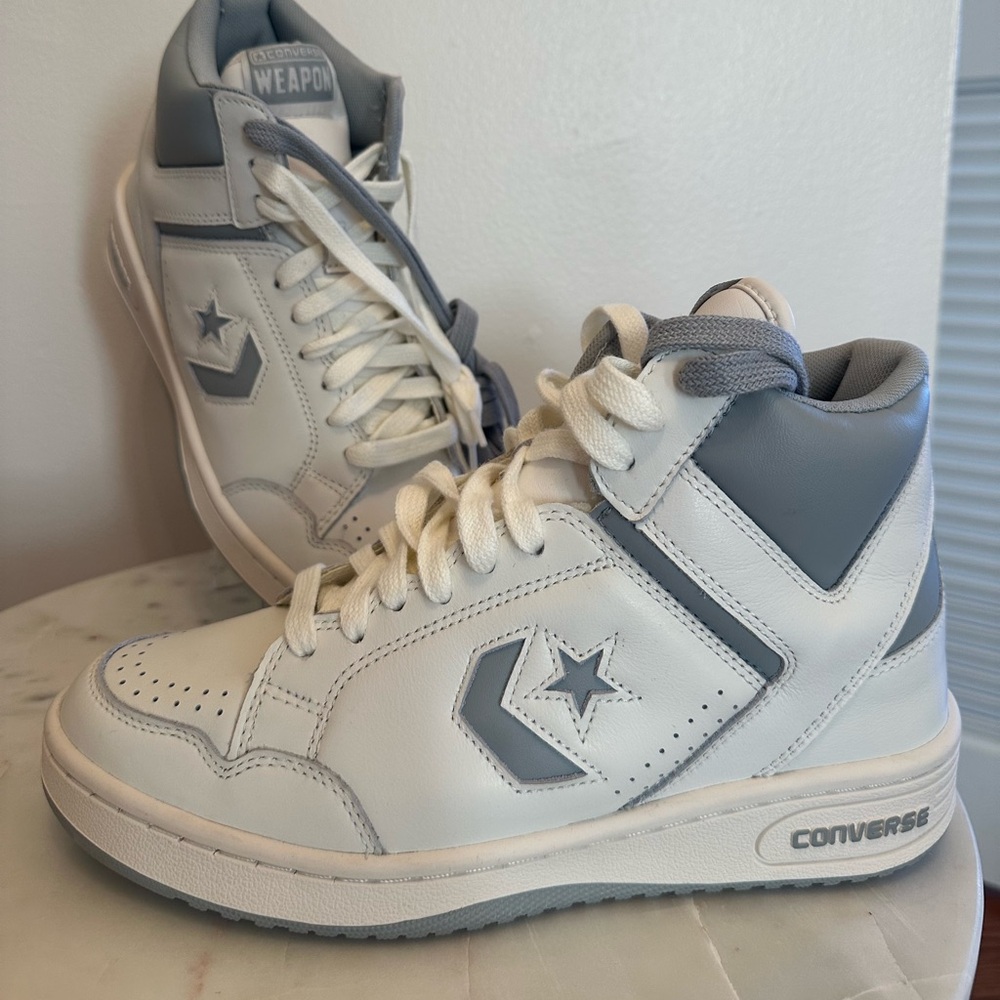New Converse Weapon Unisex White and Gray High-Top Sneakers, Men’s 7.5, Womens 9